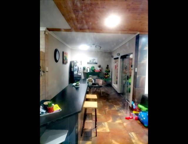 3 BEDROOM TOWNHOUSE FOR SALE IN SASOLBURG EXT 11